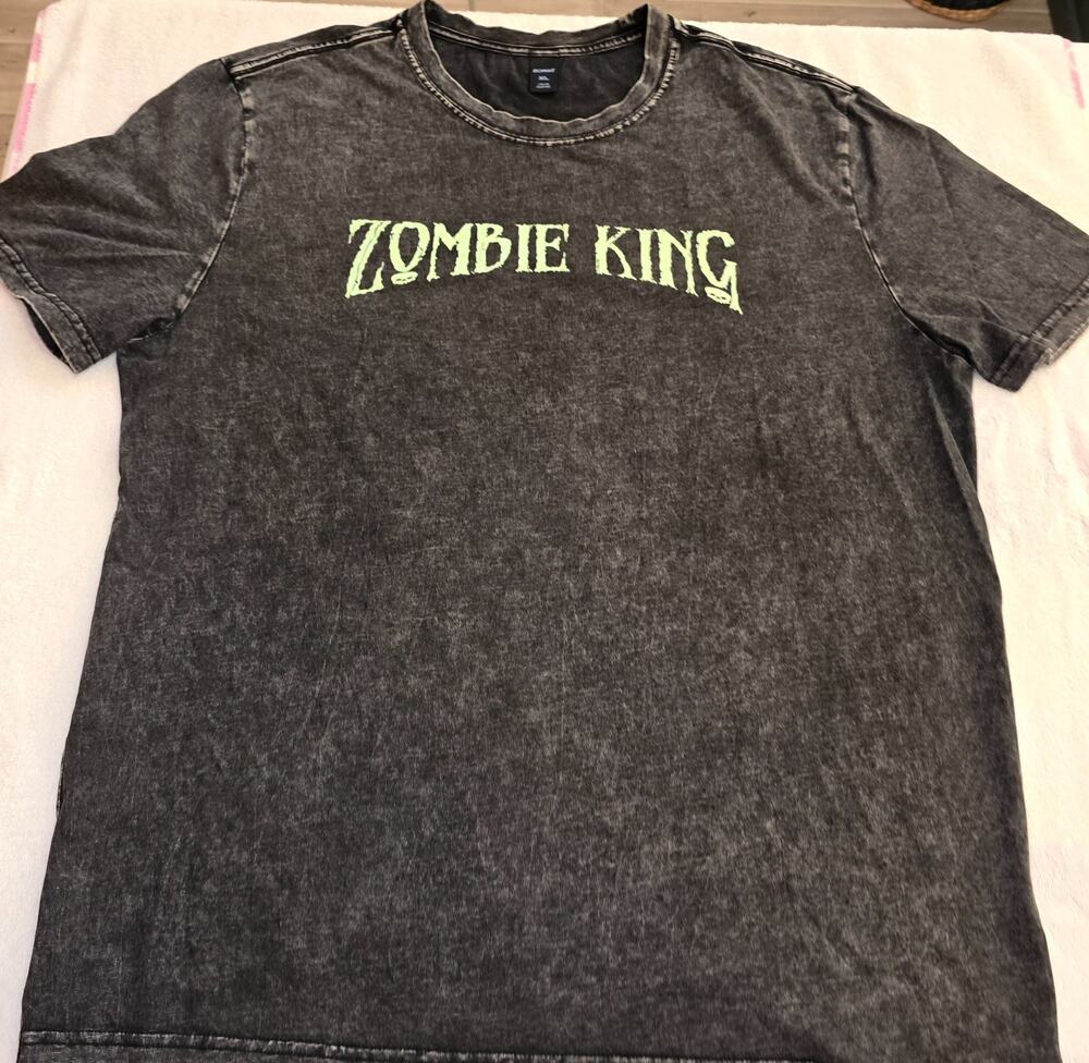 ROMWE Zombie King Graphic Tee Unisex XL Black Grunge Goth Y2K Streetwear Tee EUC